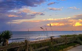 Turquoise Beach Retreat~King Bed~Daytona Beach